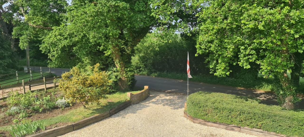 Bed and Breakfast Ha'Penny Acre Sherfield English Exterior foto
