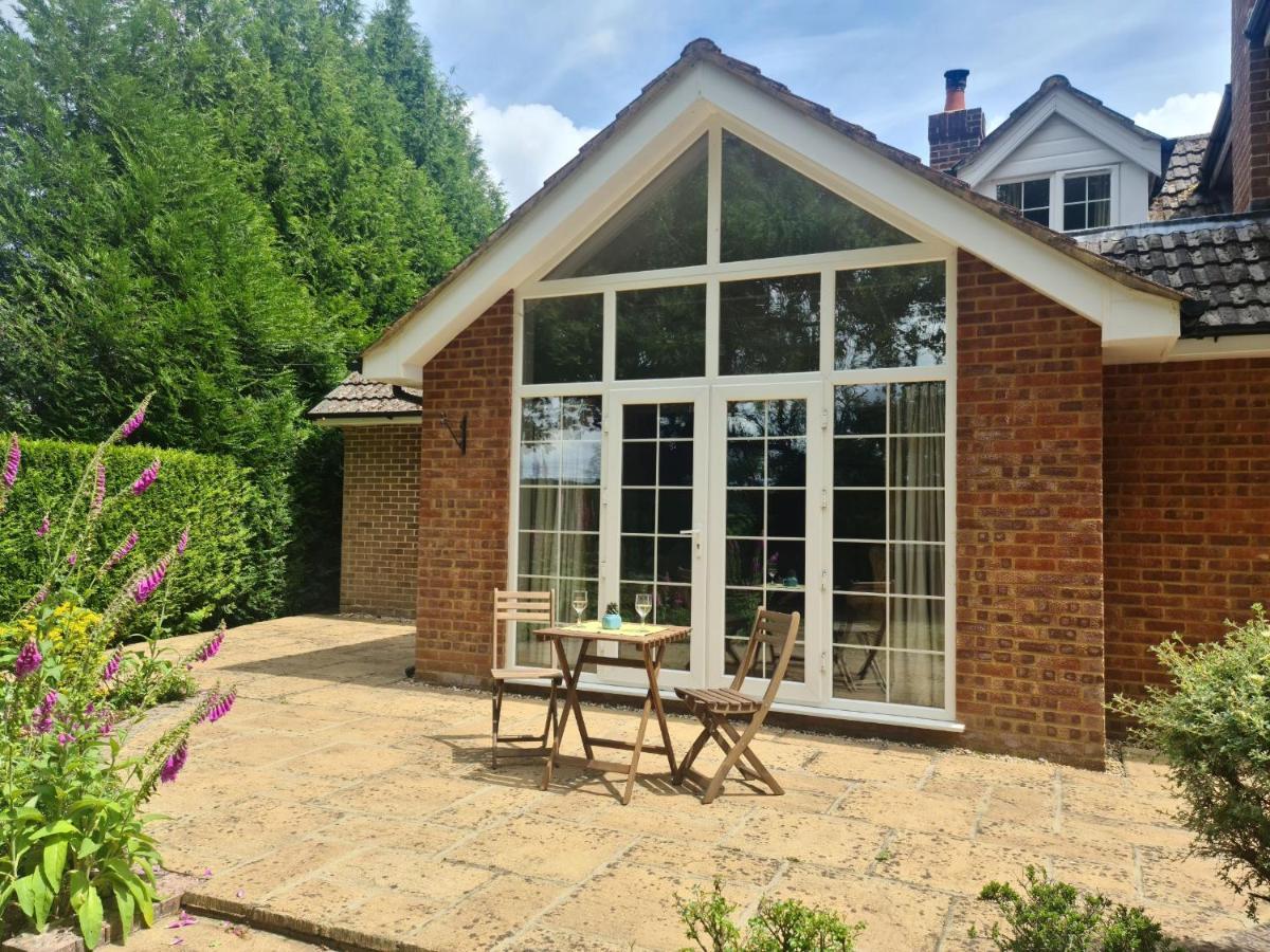 Bed and Breakfast Ha'Penny Acre Sherfield English Exterior foto